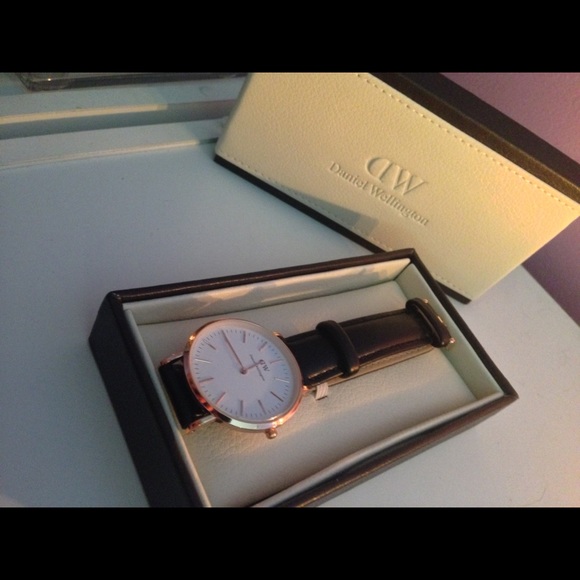 Daniel Wellington Watch 🅿️🅿️ $85