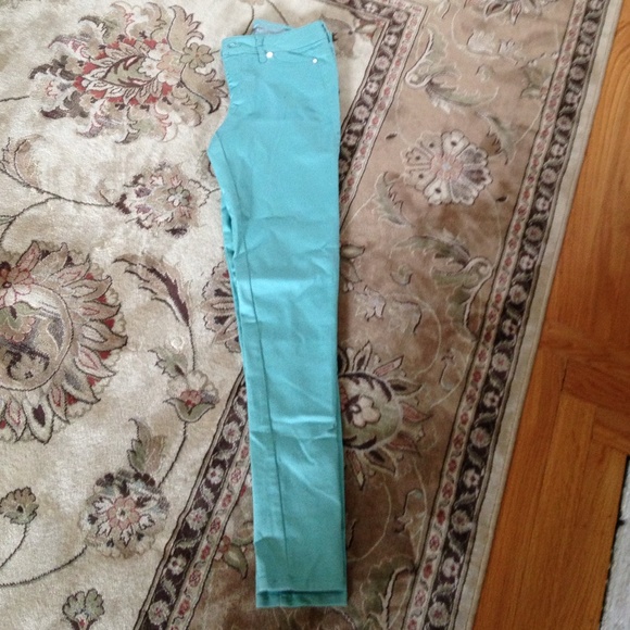 A great pair of skinny blue pants