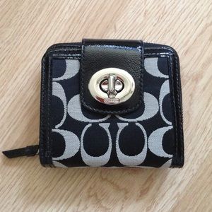 🌟COACH SIGNATURE BI-FOLD WALLET