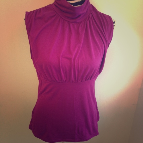 📚 2/$12 Purple Sleeveless Top