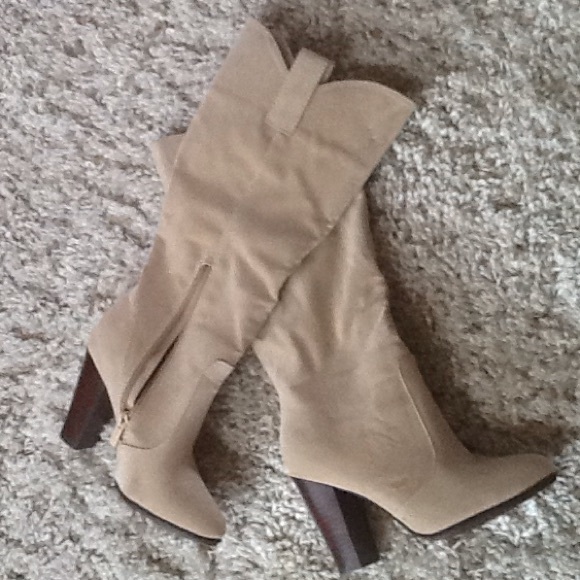 Dollhouse boots size 6.5