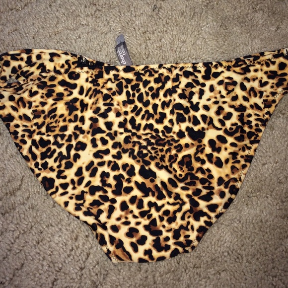 Cheetah print bottoms - Picture 2 of 3