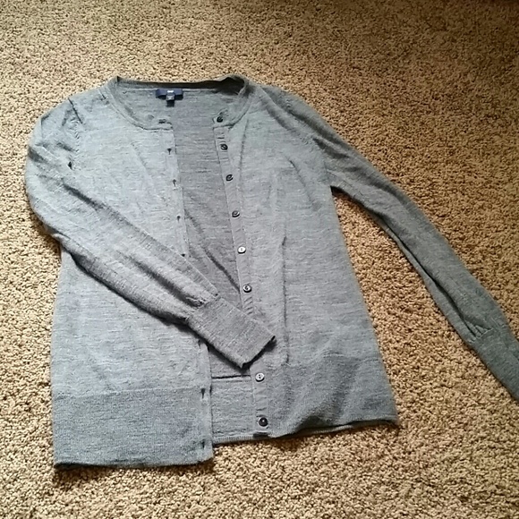 Grey GAP sweater, great condition