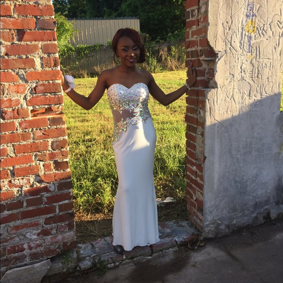 Prom dress - Picture 3 of 4