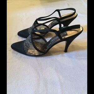 Stuart Weitzman Size 7.5 Women's Black Dress Heels