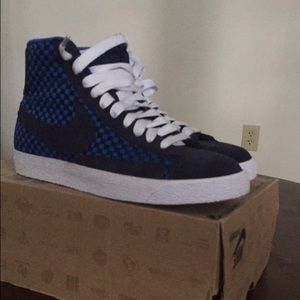 Blazer Woven Nike Sneakers