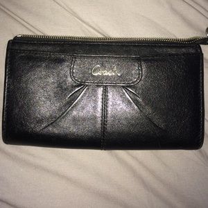 Coach wristlet wallet