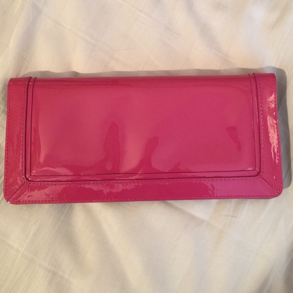 ❌SOLD❌Tory Burch 'Hibiscus' Leather Clutch🌺 - Picture 2 of 3
