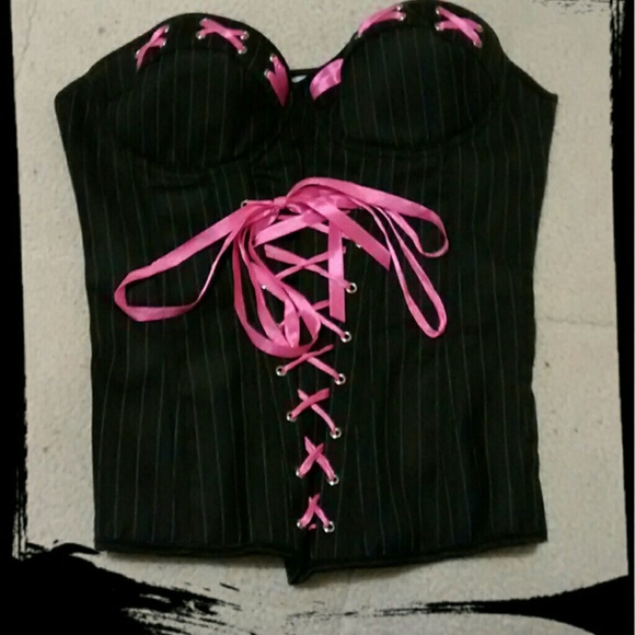 SOLD. NWOT . Corset and matching thong. - Picture 2 of 4
