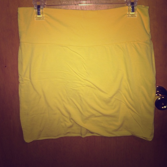 Solid yellow bodycon skirt