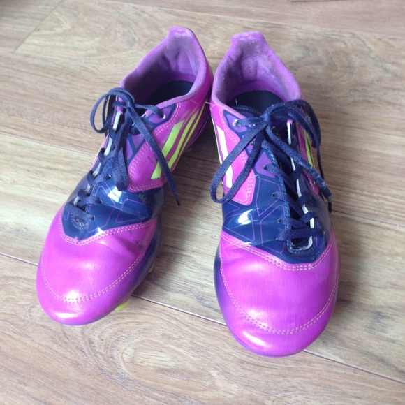 Women's Soccer Cleats