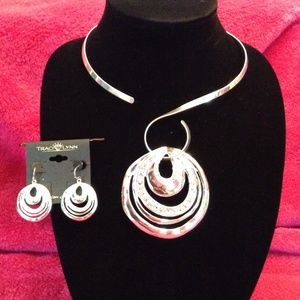 Traci Lynn Boutique Necklace Set