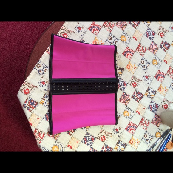 Waist trainer