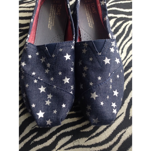 Navy blue star TOMs