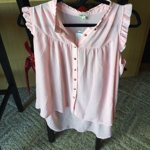 Adorable sleeveless top