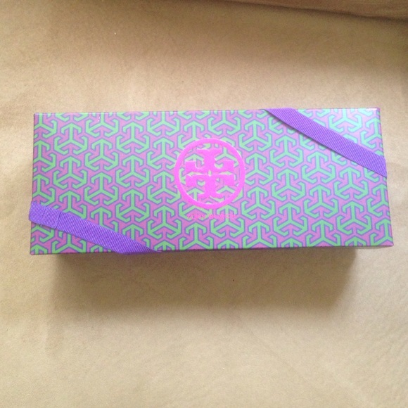 Tory Burch Size 8 BOX