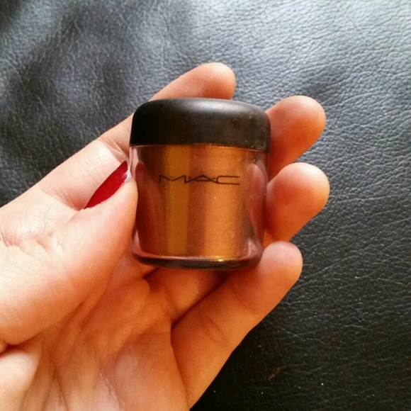 Authentic MAC Chocolate Brown Pigment