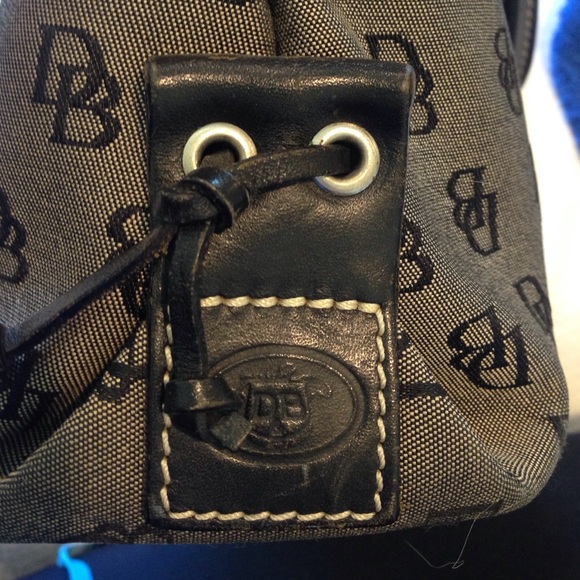Dooney & Bourke Signature Bag - Picture 4 of 4