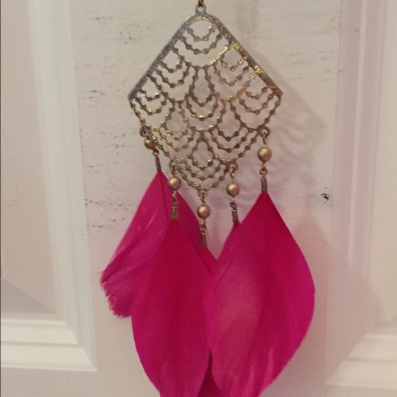 Long feather necklace
