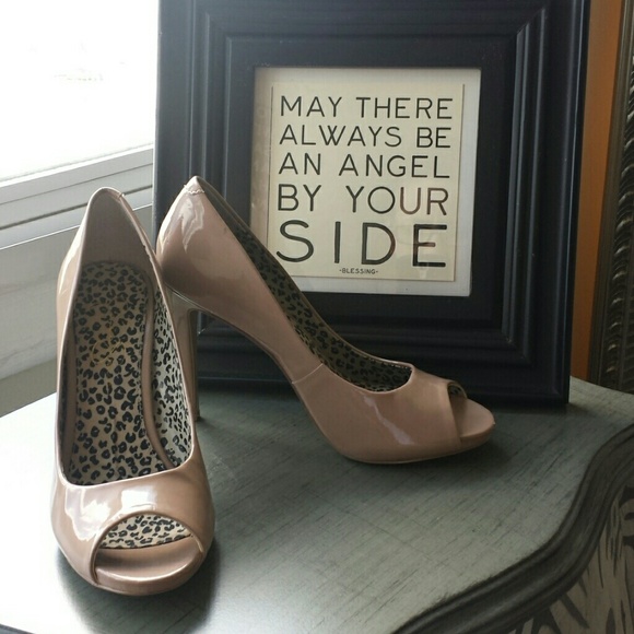Chic Tan Heels