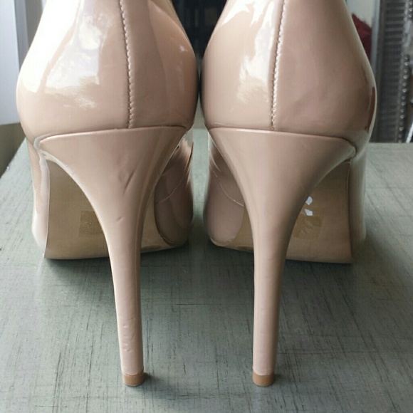 Chic Tan Heels - Picture 4 of 4