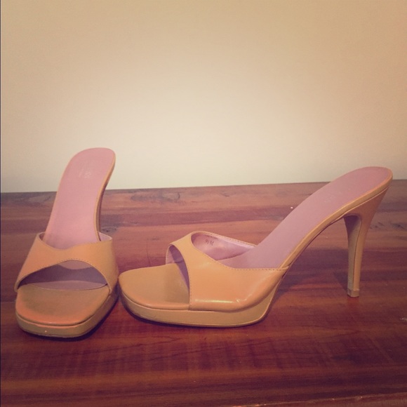 Guess heels