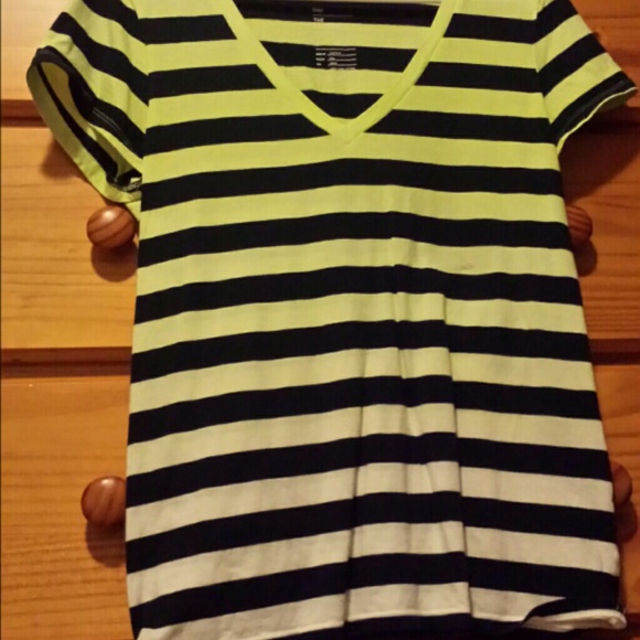 Ombre v-neck tee - Picture 3 of 3