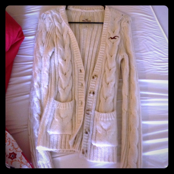 Hollister ivory thick cardigan sweater