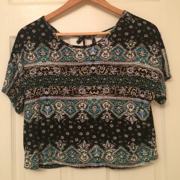 Forever 21 crop tee