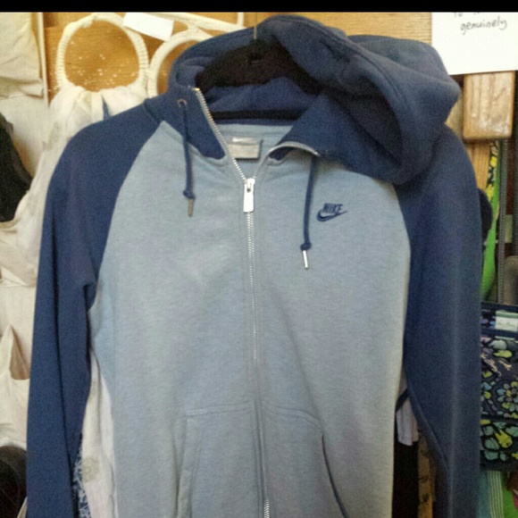 Nike zip up hoodie - Picture 2 of 3