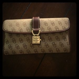 Dooney & Bourke wallet