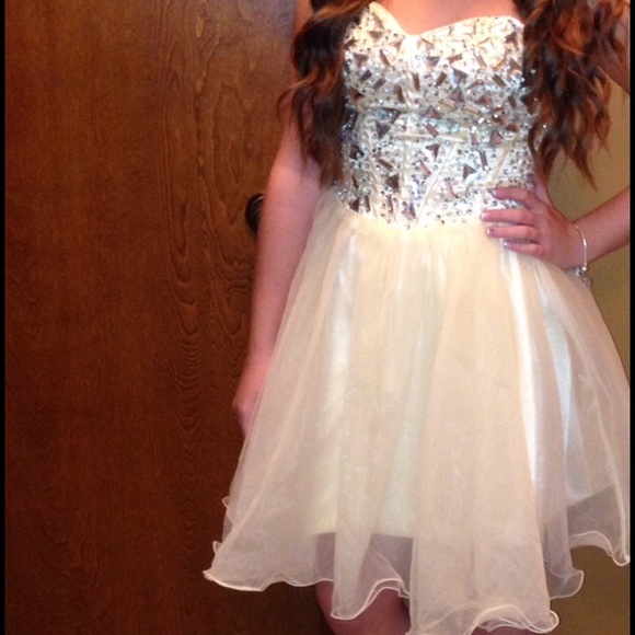 Homecoming Dress - Picture 2 of 4