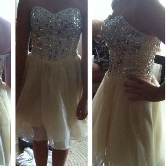 Homecoming Dress - Picture 4 of 4