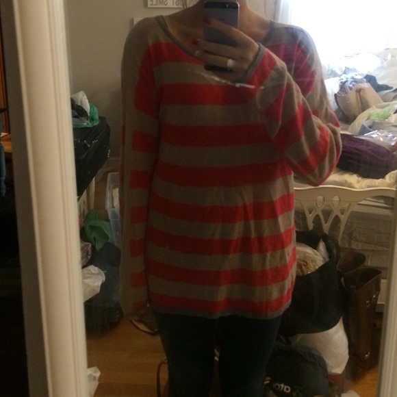 💥FINAL MARKDOWN 💥 sweater - Picture 3 of 3