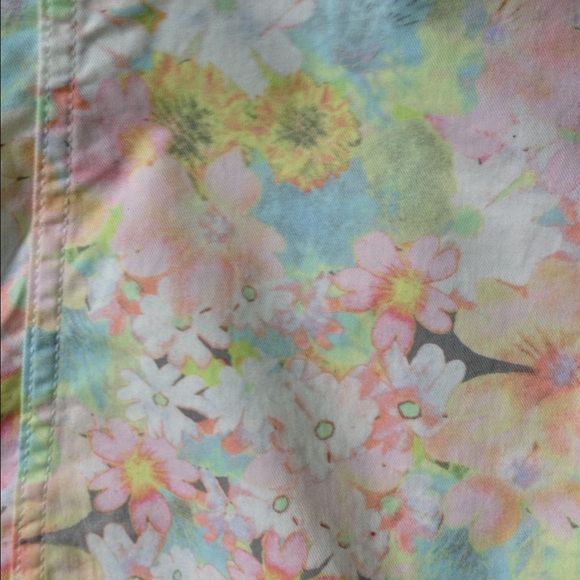 Spring Floral Denim Jacket - Picture 3 of 3