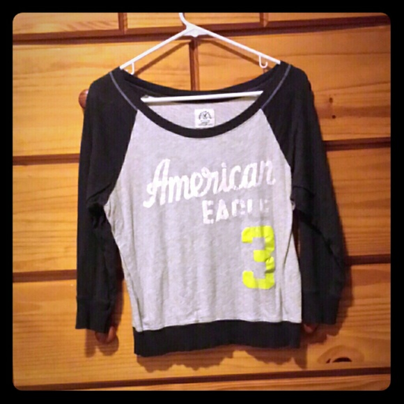 Gray 3/4 American Eagle t-shirt