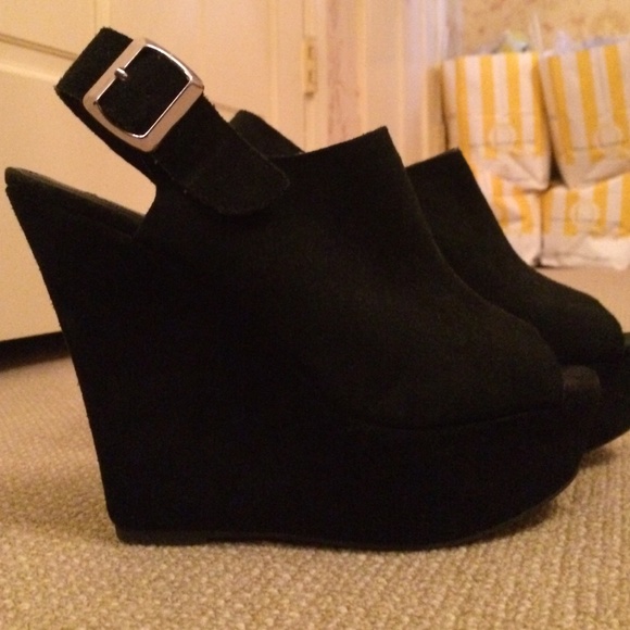 Steve Madden suede wedges.