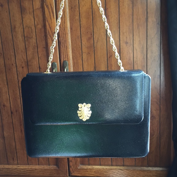 🚫 SOLD 🚫 👛 Vintage Leather Clutch