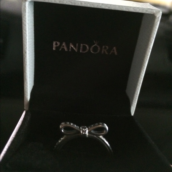 New pandora bow ring