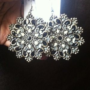 Bundle 💲custom earring💲‼️