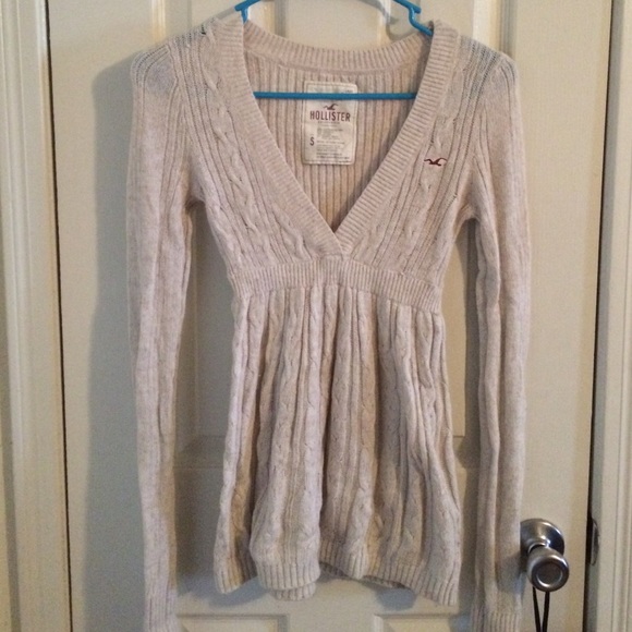 Hollister Long Sleeve Ivory Sweater