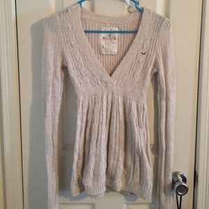Hollister Long Sleeve Ivory Sweater
