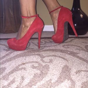 Steve Madden Obsessed Red pumps