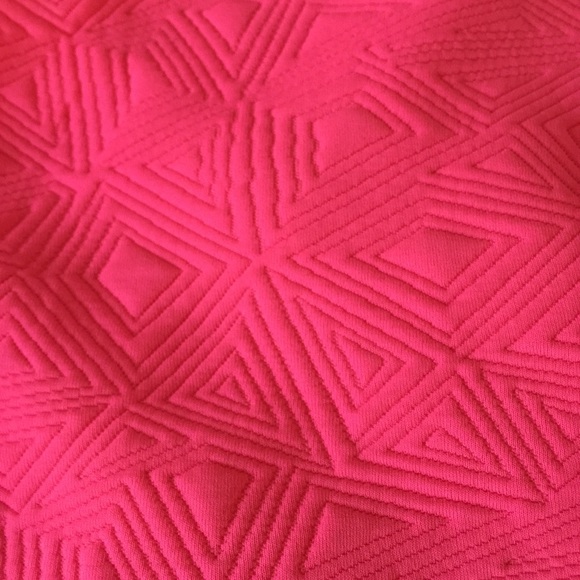 Neon hot pink crop top - Picture 2 of 2