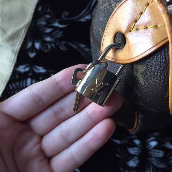 Sold - Picture 2 of 4