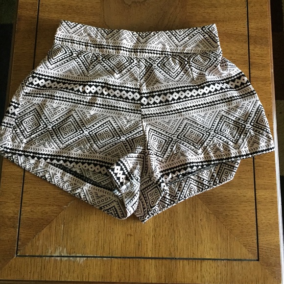 Aztec print silky shorts