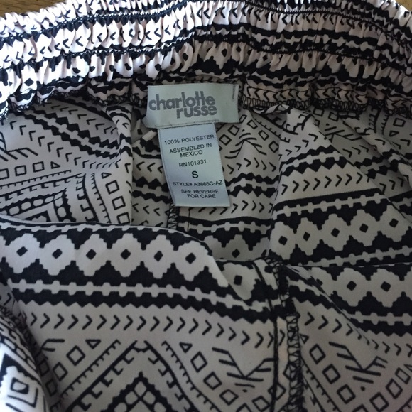 Aztec print silky shorts - Picture 3 of 4
