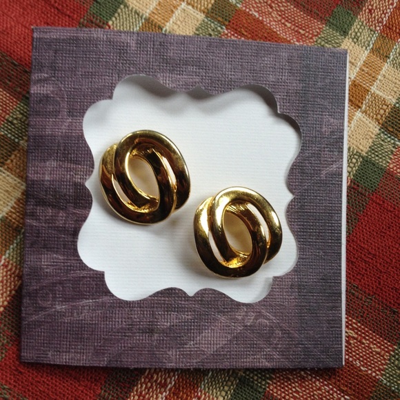 Vintage Gold Pierced Earrings