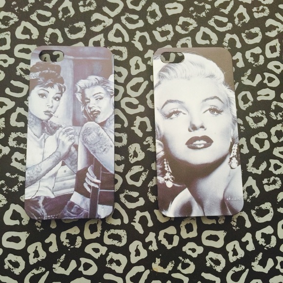 $15 for both! Marilyn Monroe Cases IPhone 5 5s💁