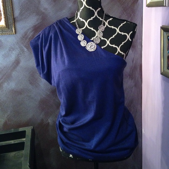 NWT 💗Ann Taylor one shoulder top💗💗